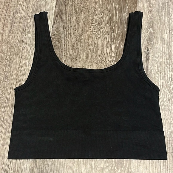 ARITZIA The Group Babaton Cropped Black Tank Top - Picture 1 of 6